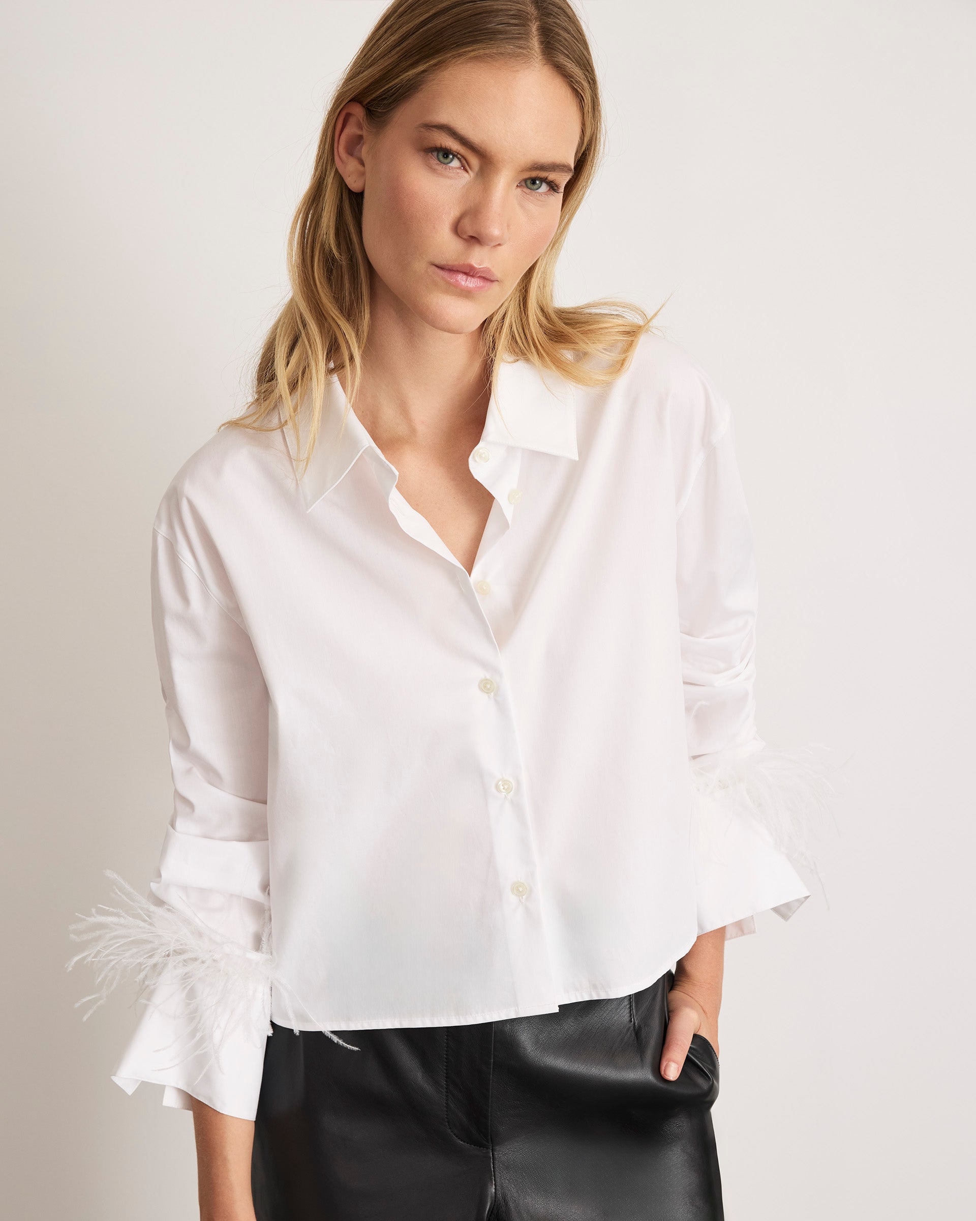 LARGAUX_FEATHER_TOP_WHITE_053c