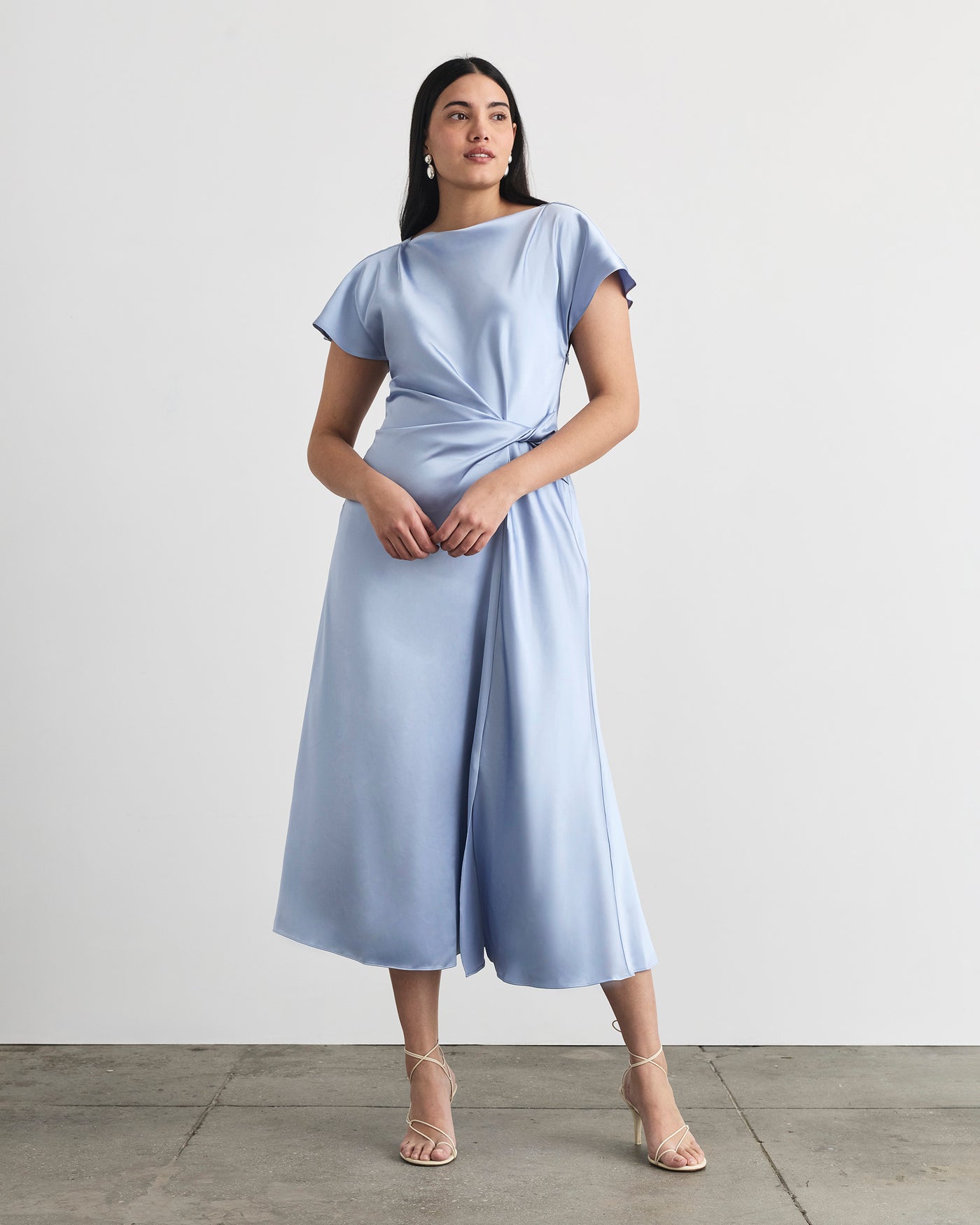 ciara ruched midi dress in Powder Blue 8 it features a boat Pattern:D test3- Omnia Dress Code 2026: