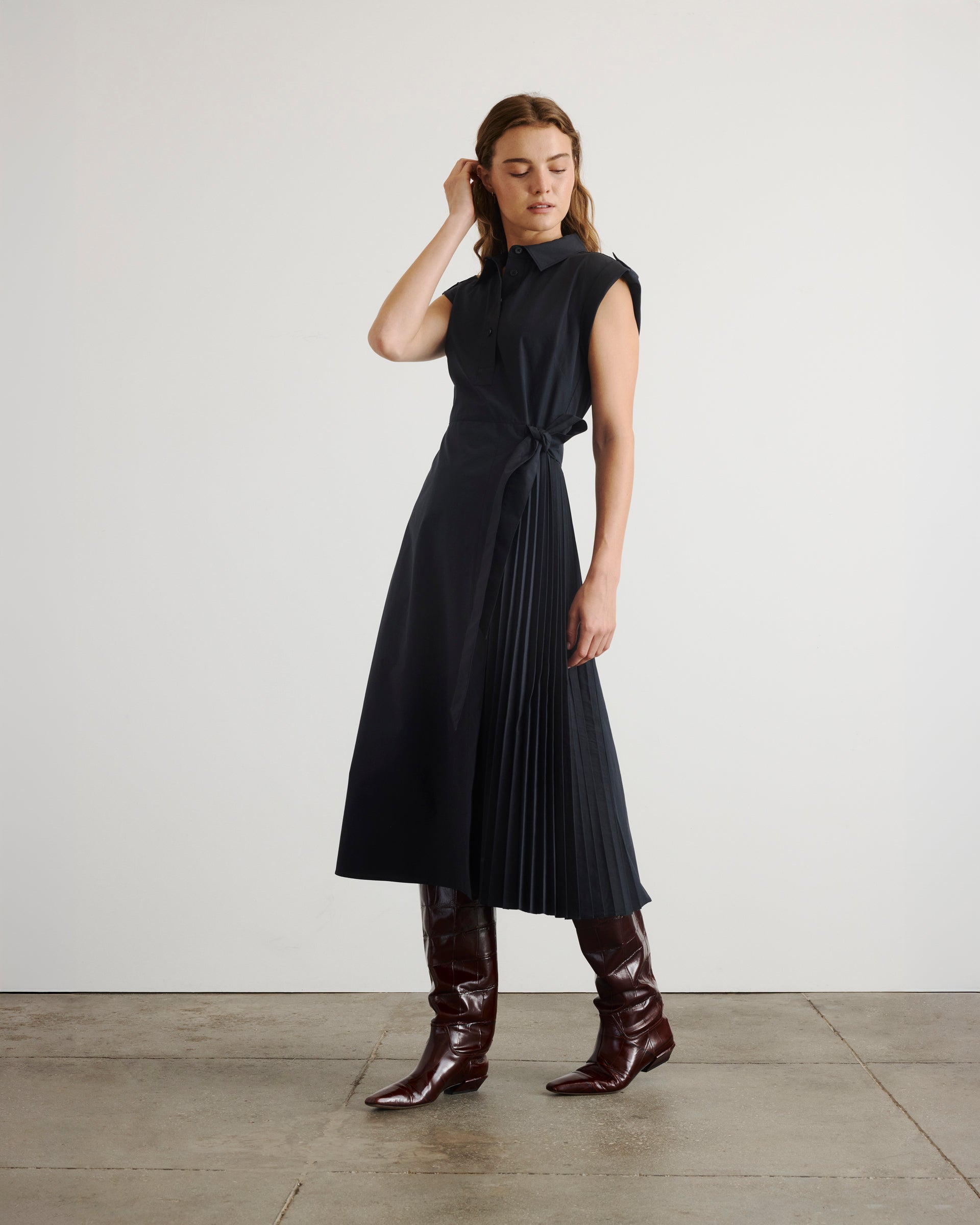 shivonley-dress-sleeveless-collared-cotton-poplin-midi